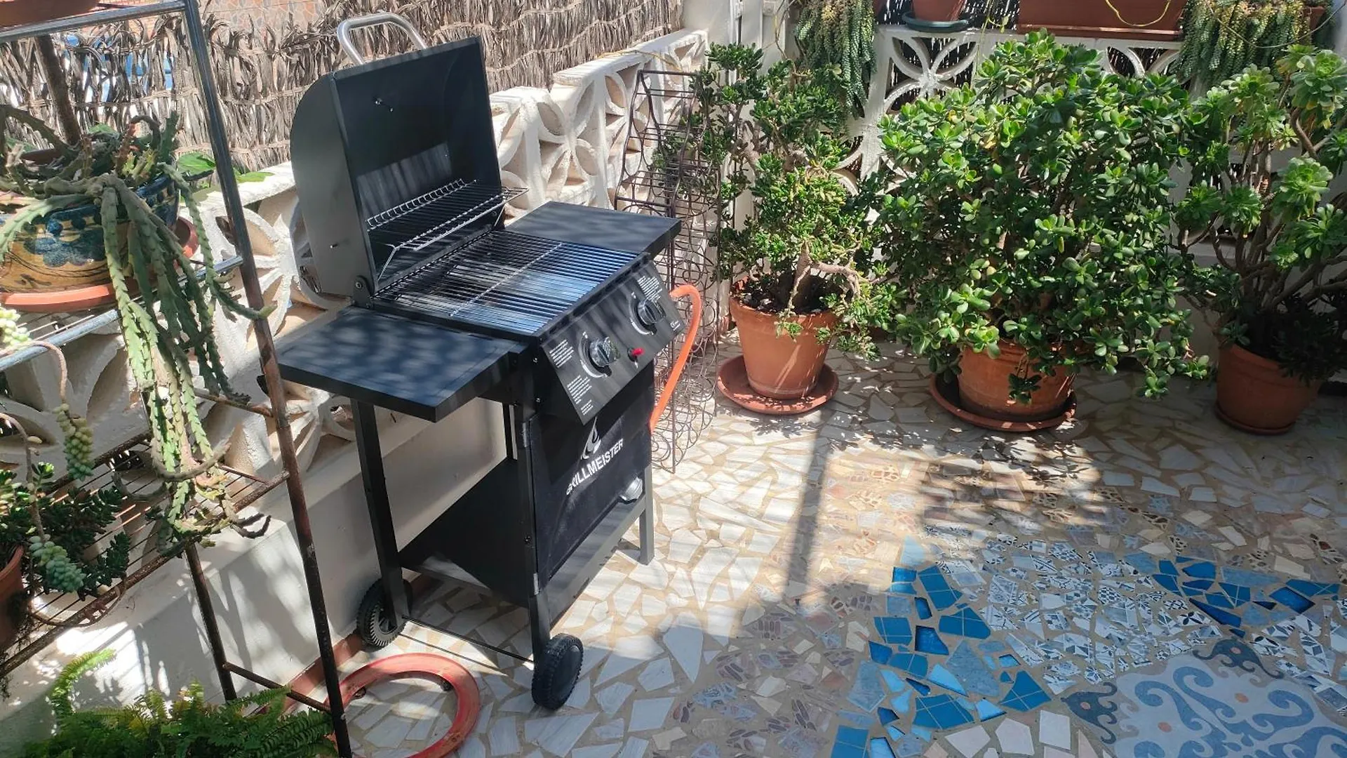 House Maruja With Wifi & Jacuzzi Villa Cutar Holiday home
